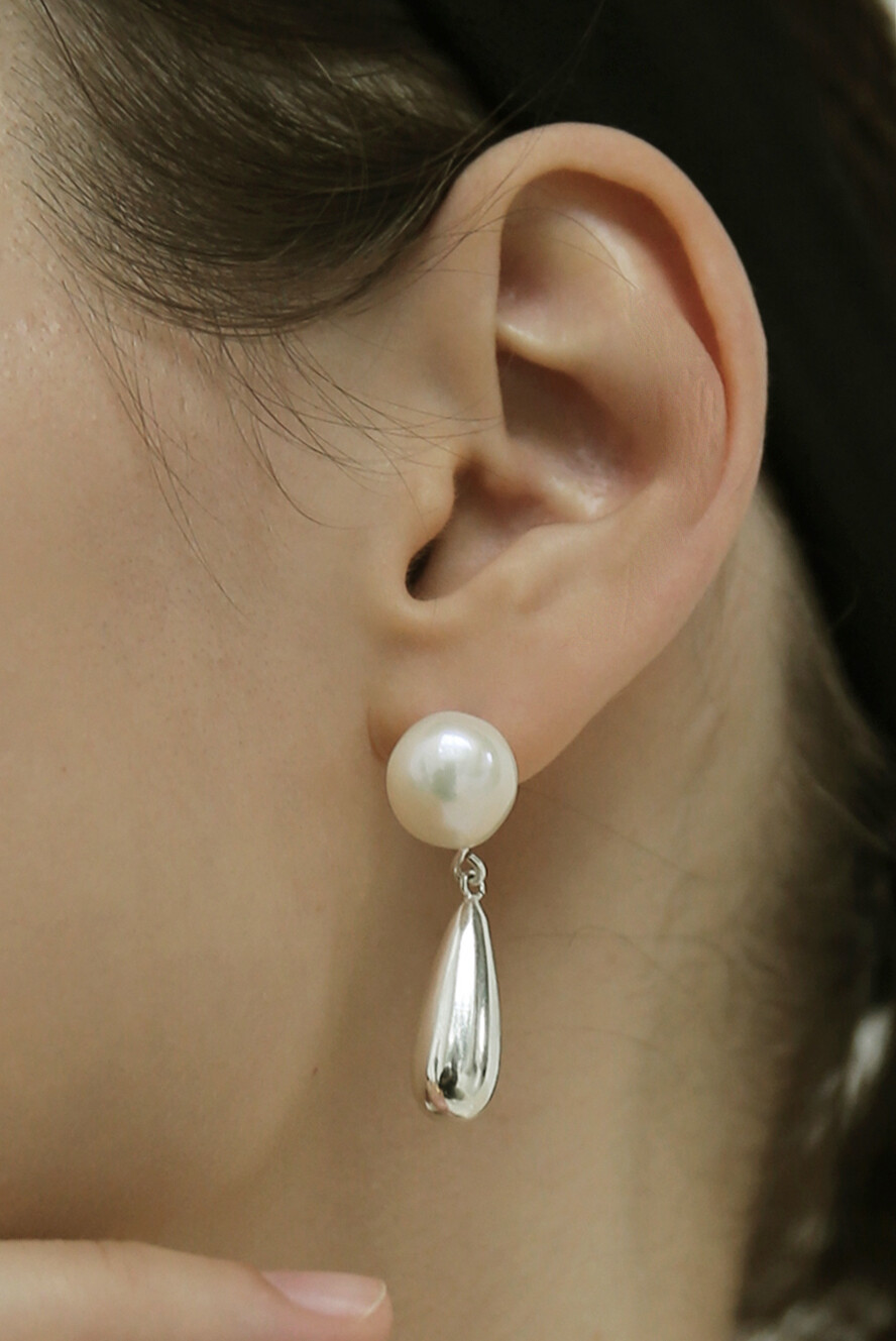 Pearl Drop Earring