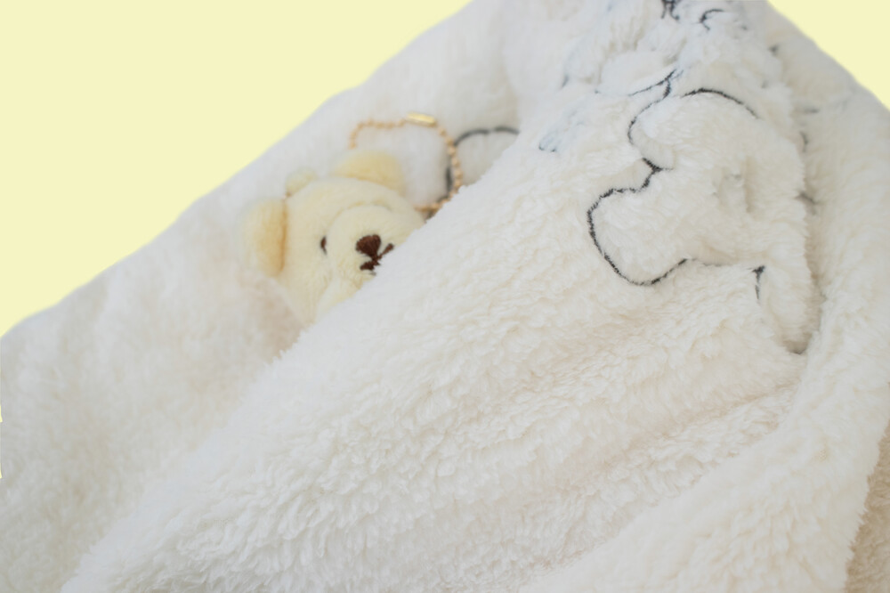🛋 Pancake bear fur blanket (ivory)