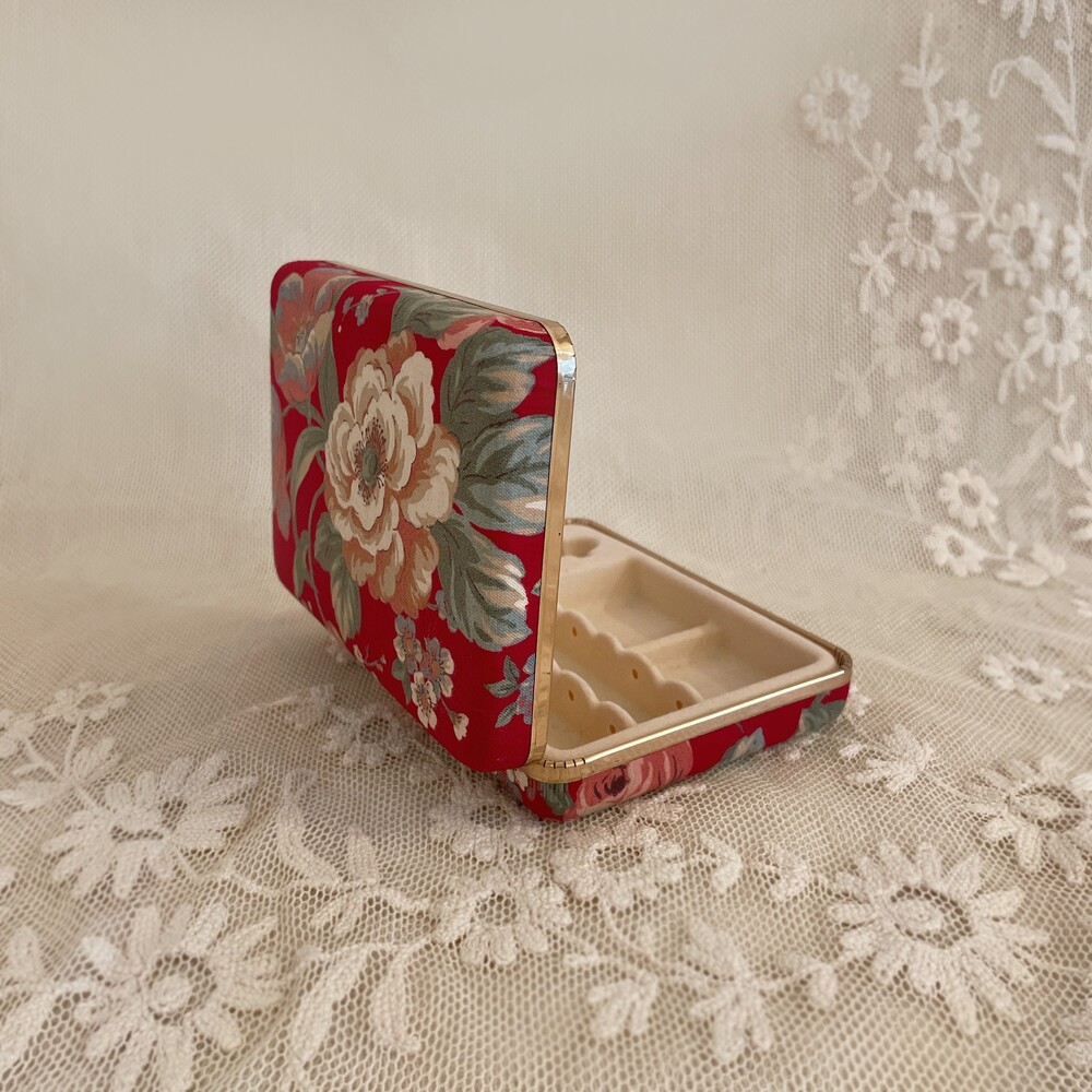 vintage floral travel jewelry case