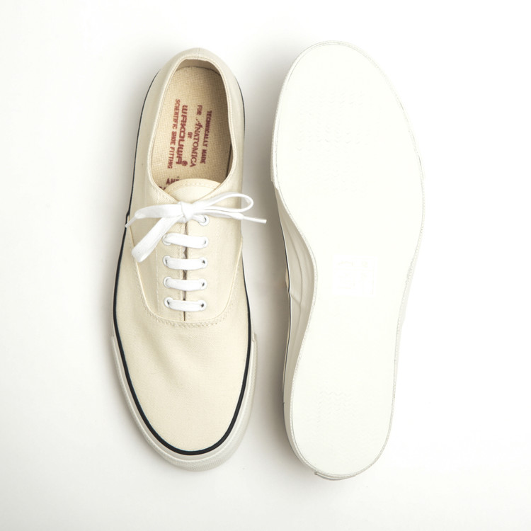 WAKOUWA Deck Shoes Low Off White