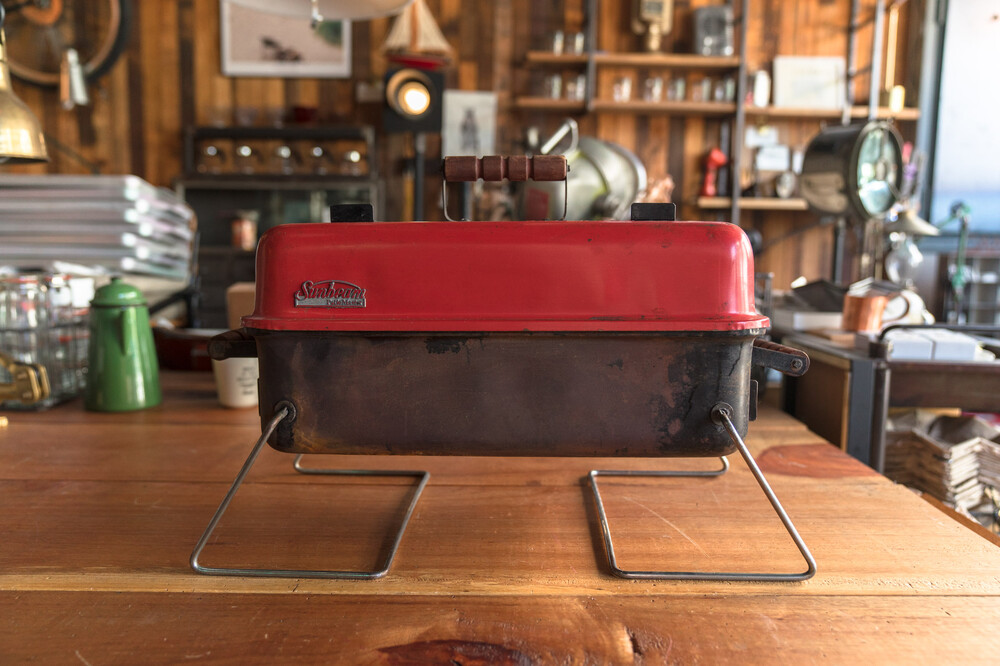 Sunbeam Charcoal Tabletop Grill / Red