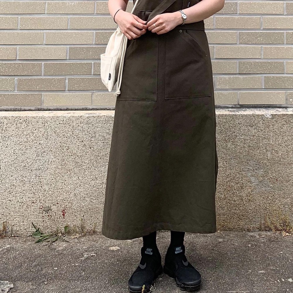 khaki apron