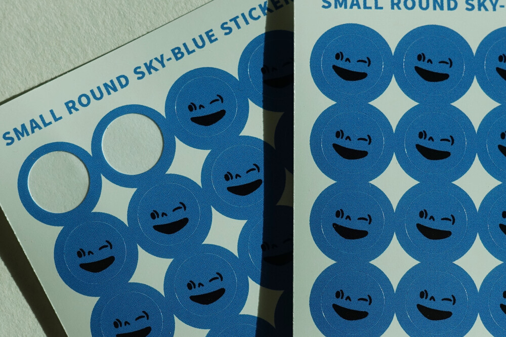 SMALL ROUND STICKER