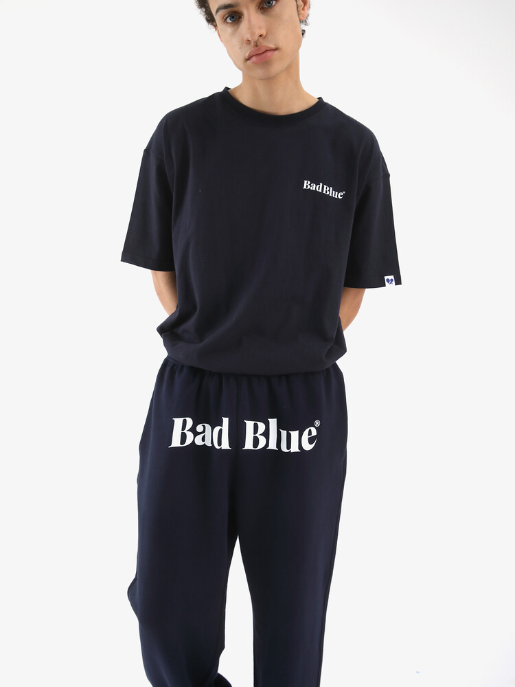 【韓国BAD BLUE バッドブルー】Logo Sweat Pants White/Navy 939 LOGO SWEAT PANTS (BLUE) - ARCHIVE BOLD | 60% - Asian