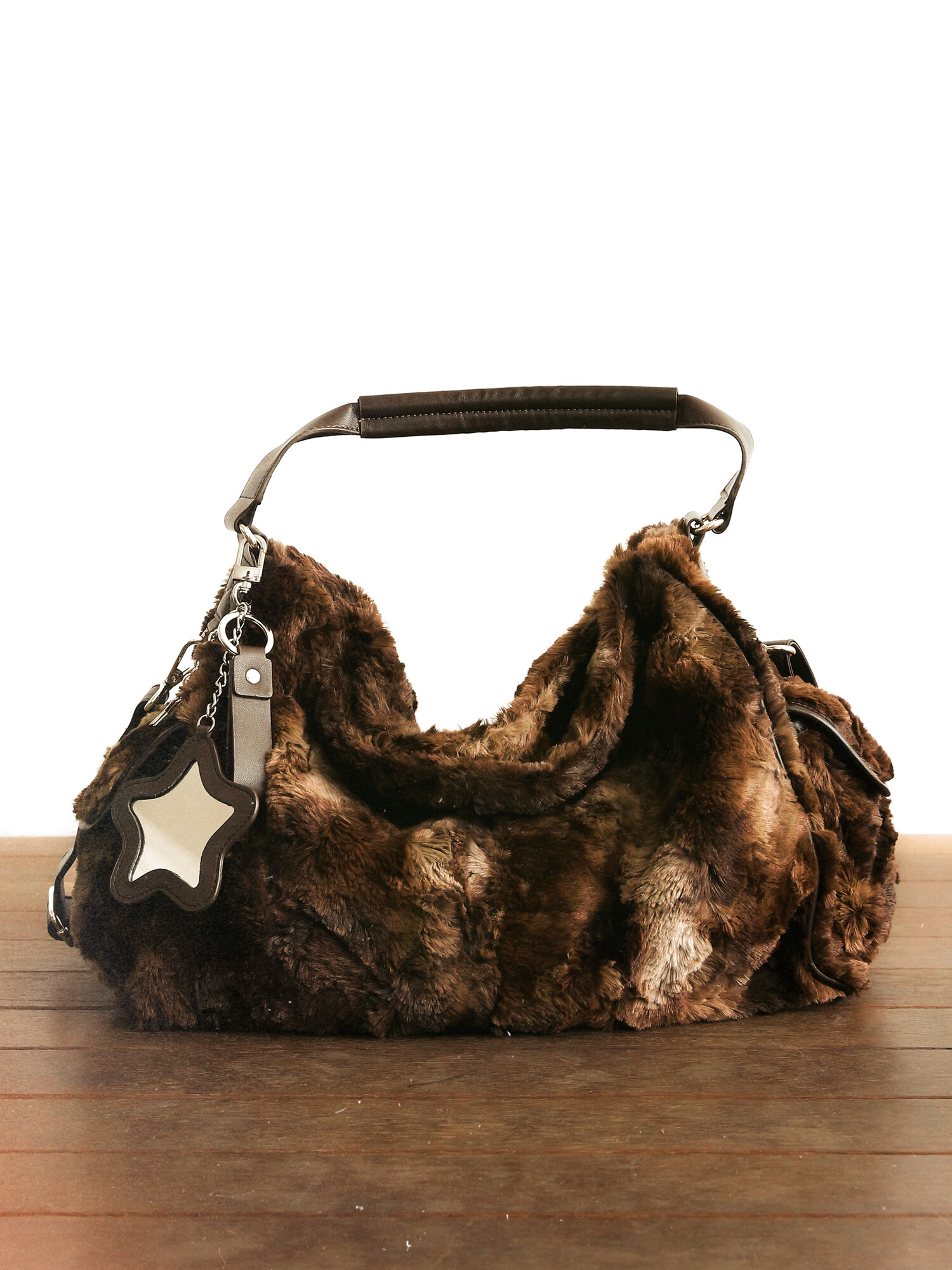 バッグ Bad Blue Eco Fur Pillow Bag (Brown) 韓国BAD BLUE バッド