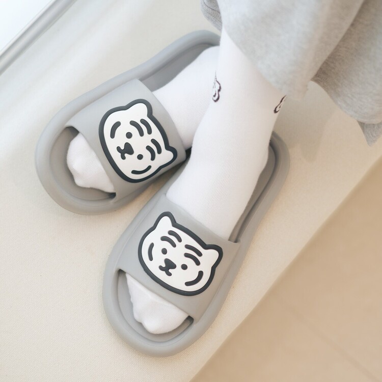 MUZIKTIGER CLOUD SLIPPERS