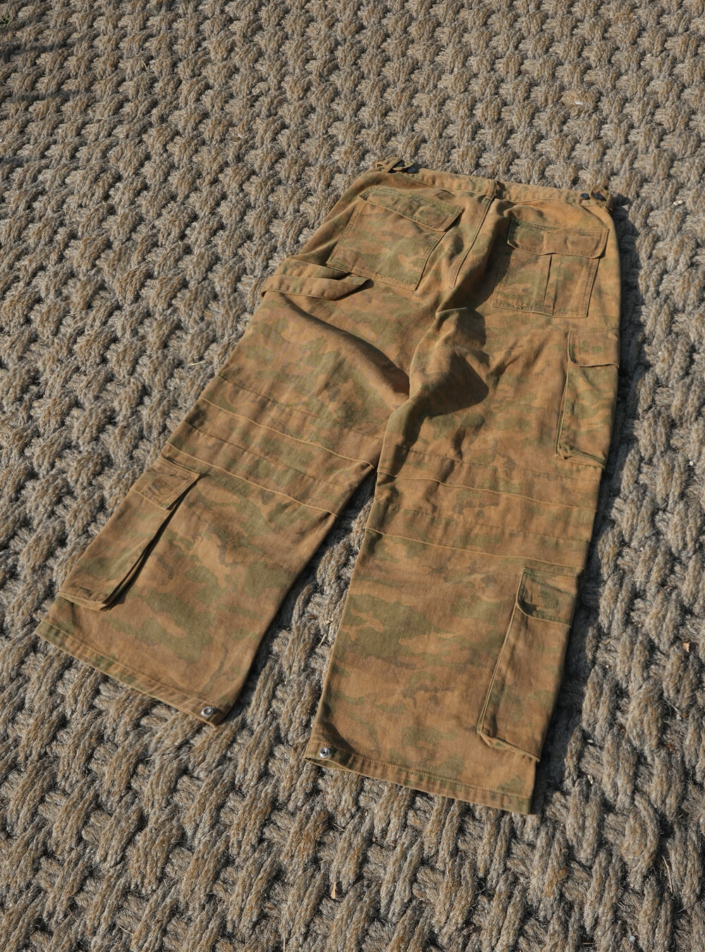 [FST] MASSIVE CAMO CARGO PANTS (desert)