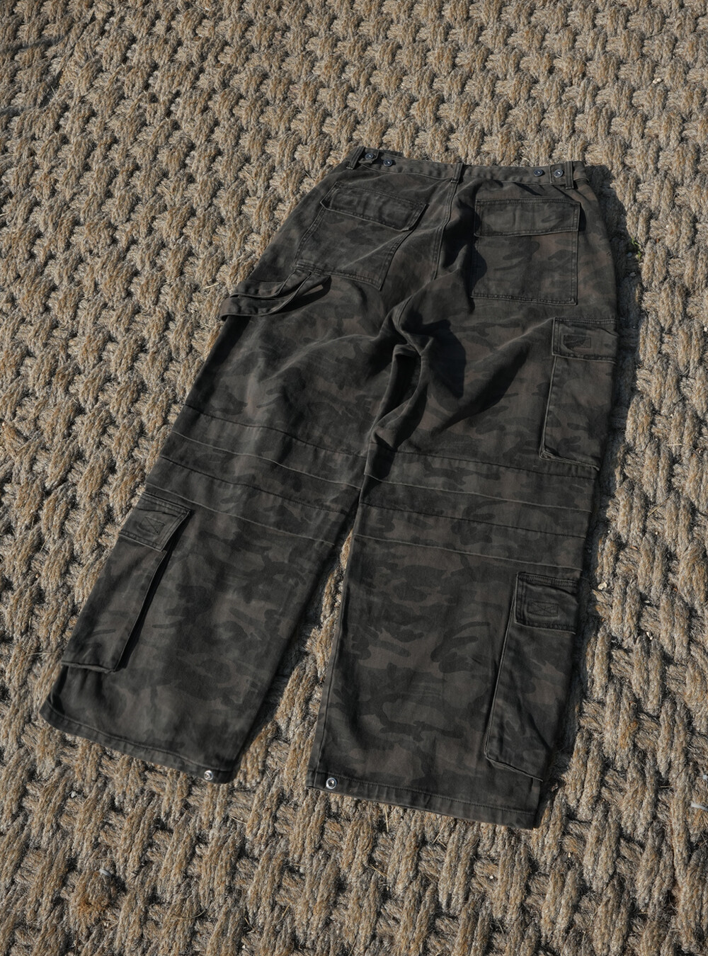 [FST] MASSIVE CAMO CARGO PANTS (black khaki)