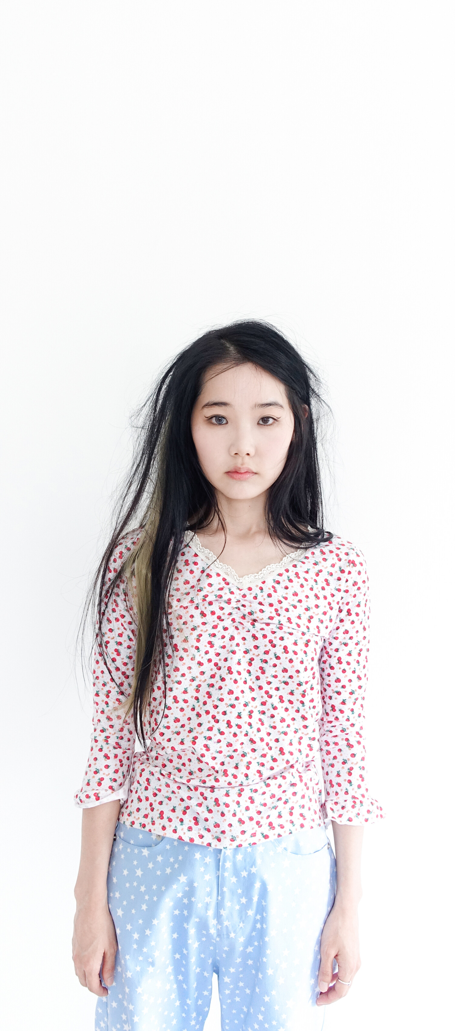15차☆[F.E.E.S] little strawberry lace top (ivory)