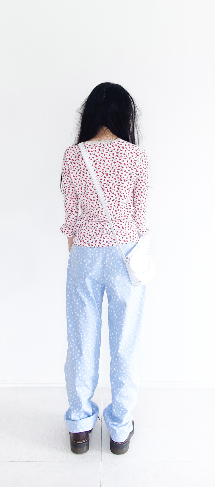 25차☆[F.E.E.S] little strawberry lace top (ivory)