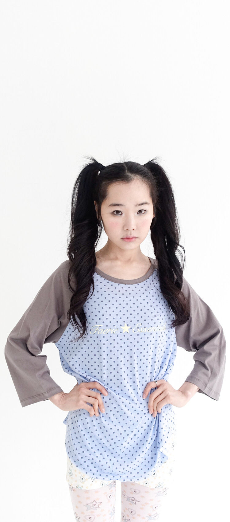【fa.er.ie】dot raglan sleeve top 16차☆[F.E.E.S] dot raglan sleeve top (charcoal)