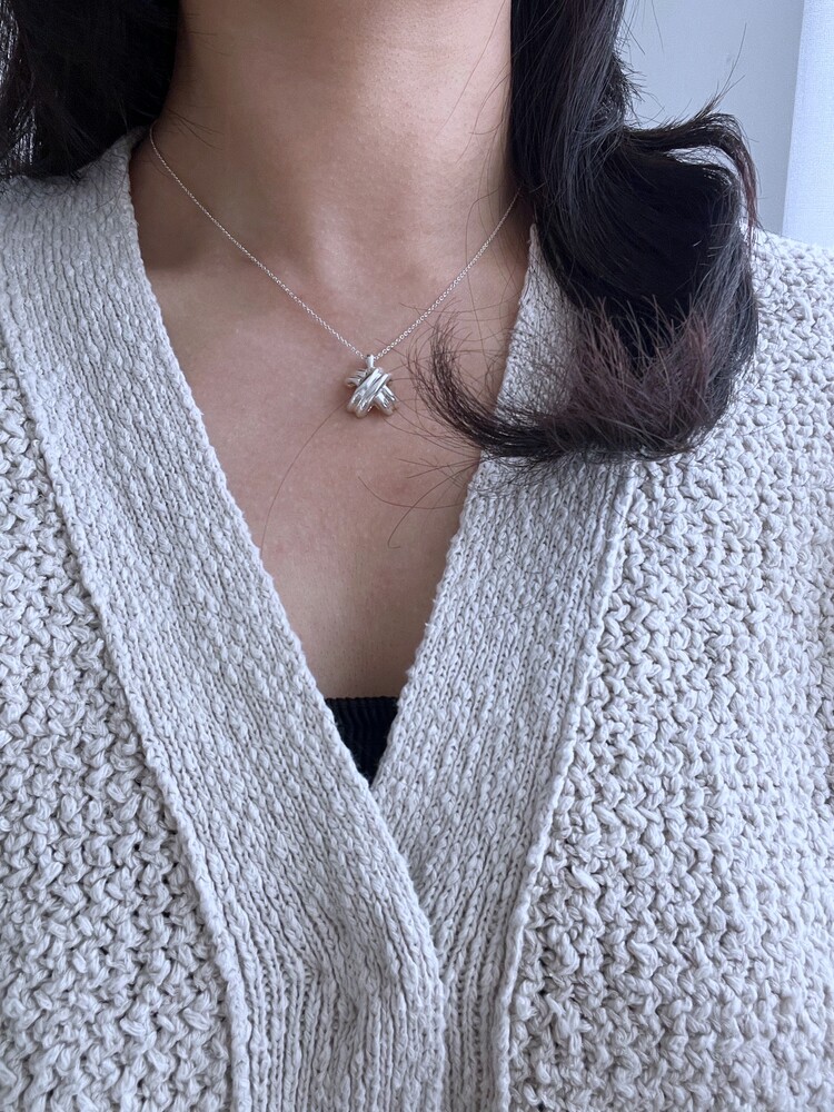 TIFFANY & CO. Knot Pendant Necklace