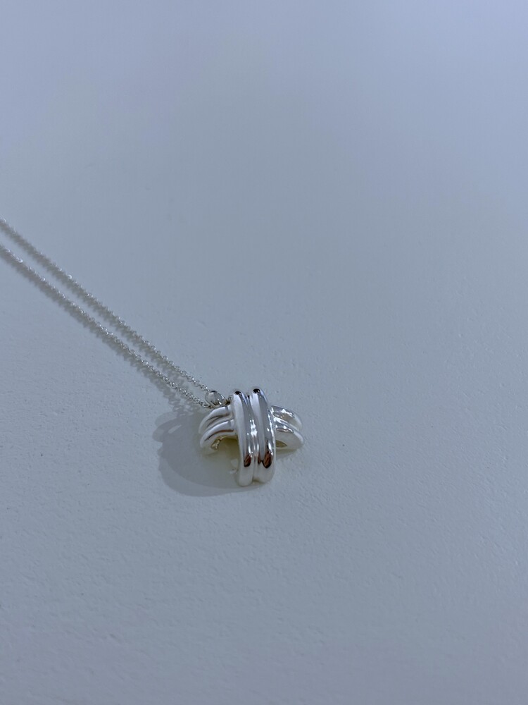 TIFFANY & CO. Knot Pendant Necklace