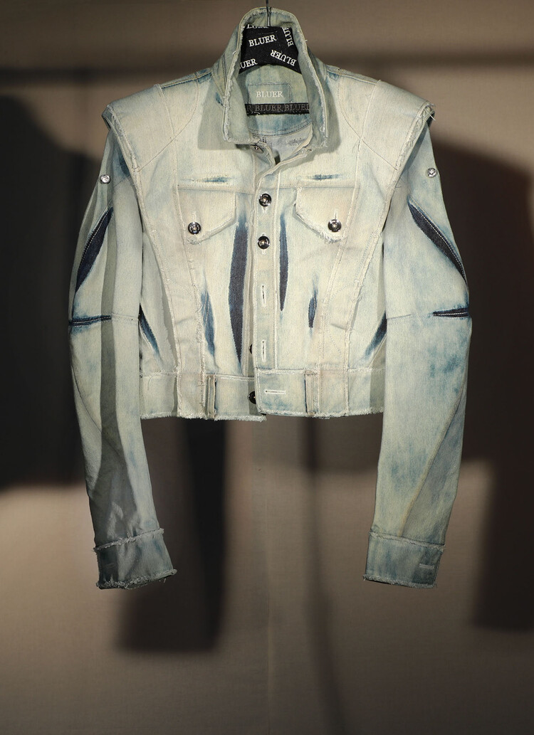 padded shoulder jacket