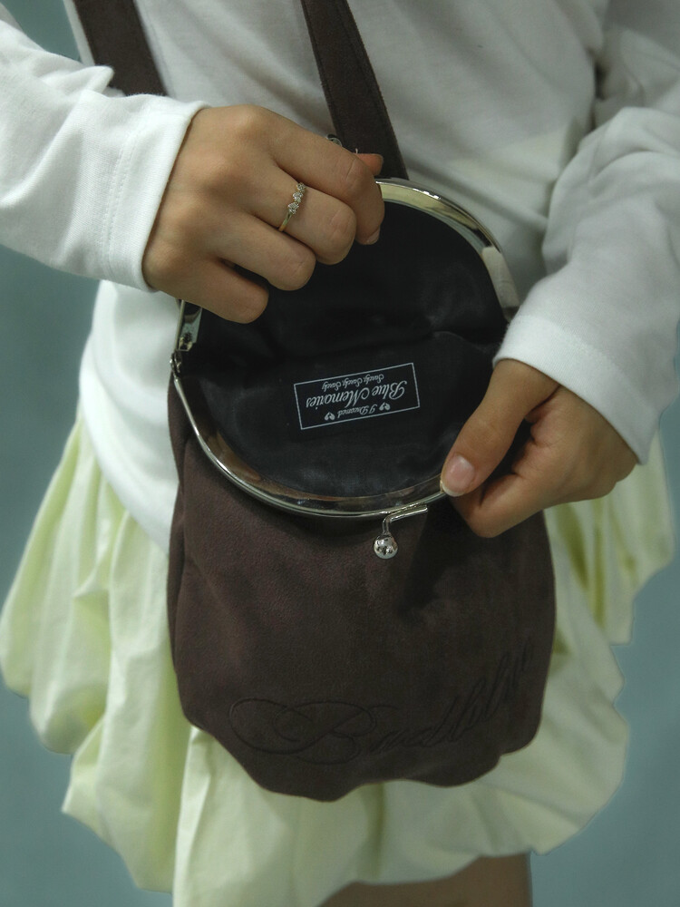 【韓国BAD BLUE バッドブルー】Suede Bao Bag Brown Suede Bao Bag Brown