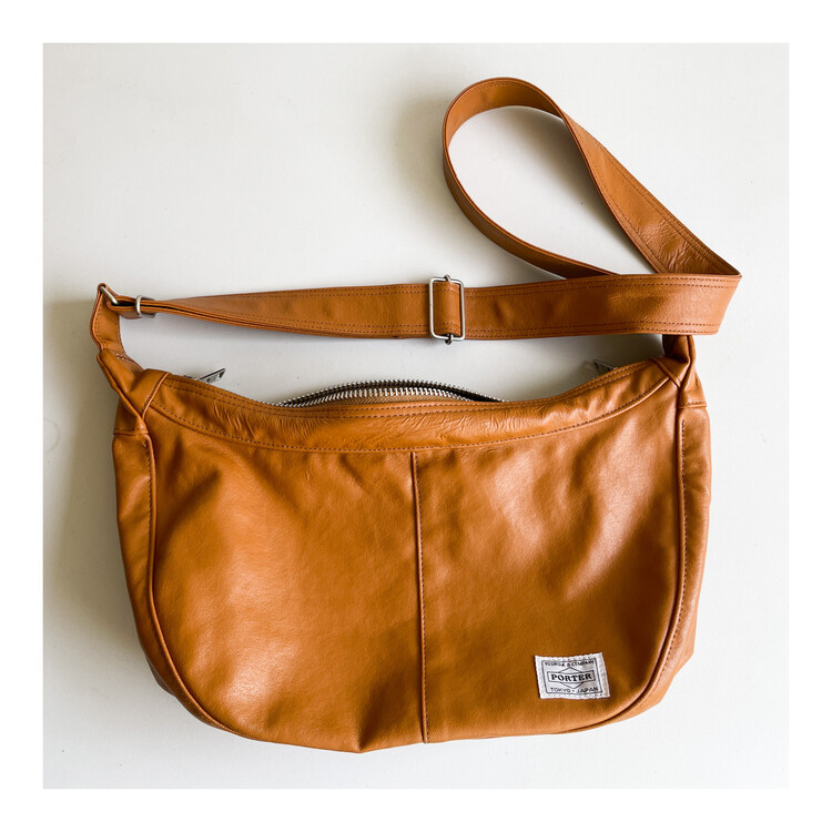 PORTER FREE STYLE - HALF MOON Shoulder Bag M (Camel)