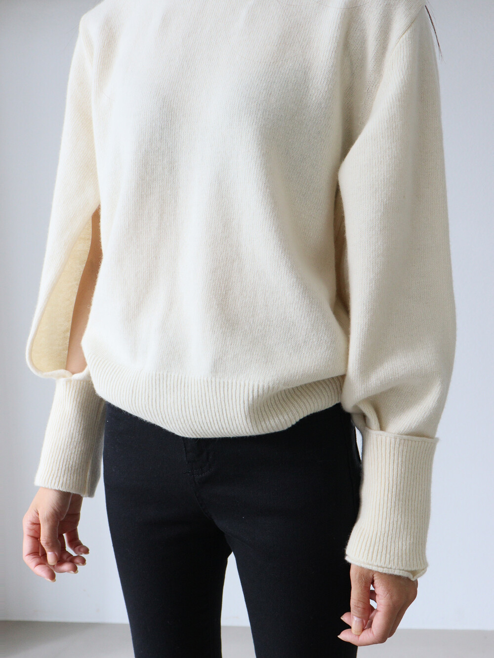CABLE SLEEVE KNIT (2COLOR)