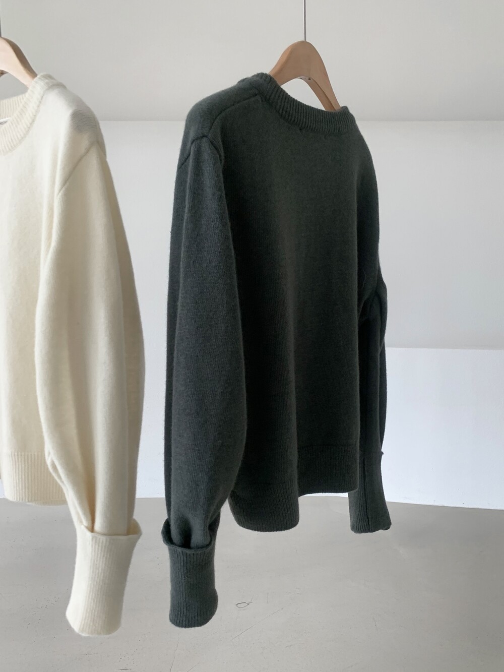 CABLE SLEEVE KNIT (2COLOR)