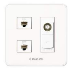 기본 색상은 티타늄입니다.