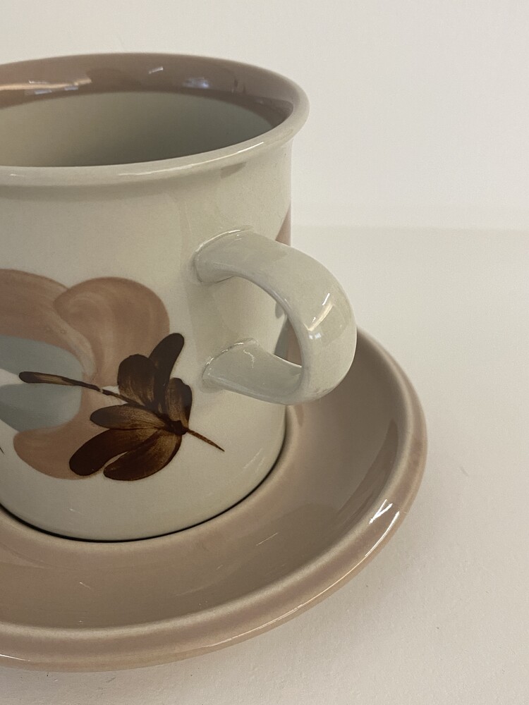 vintage) Arabia finland Koralli cocoa cup and saucer