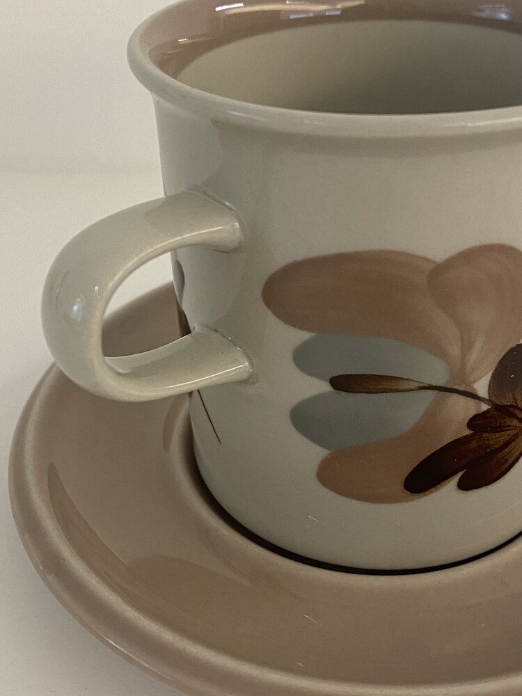 vintage) Arabia finland Koralli cocoa cup and saucer