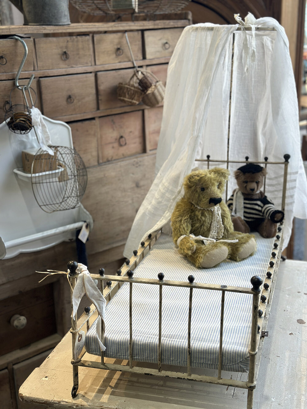 앤틱 프렌치 메탈 베이비 캐노피 베드