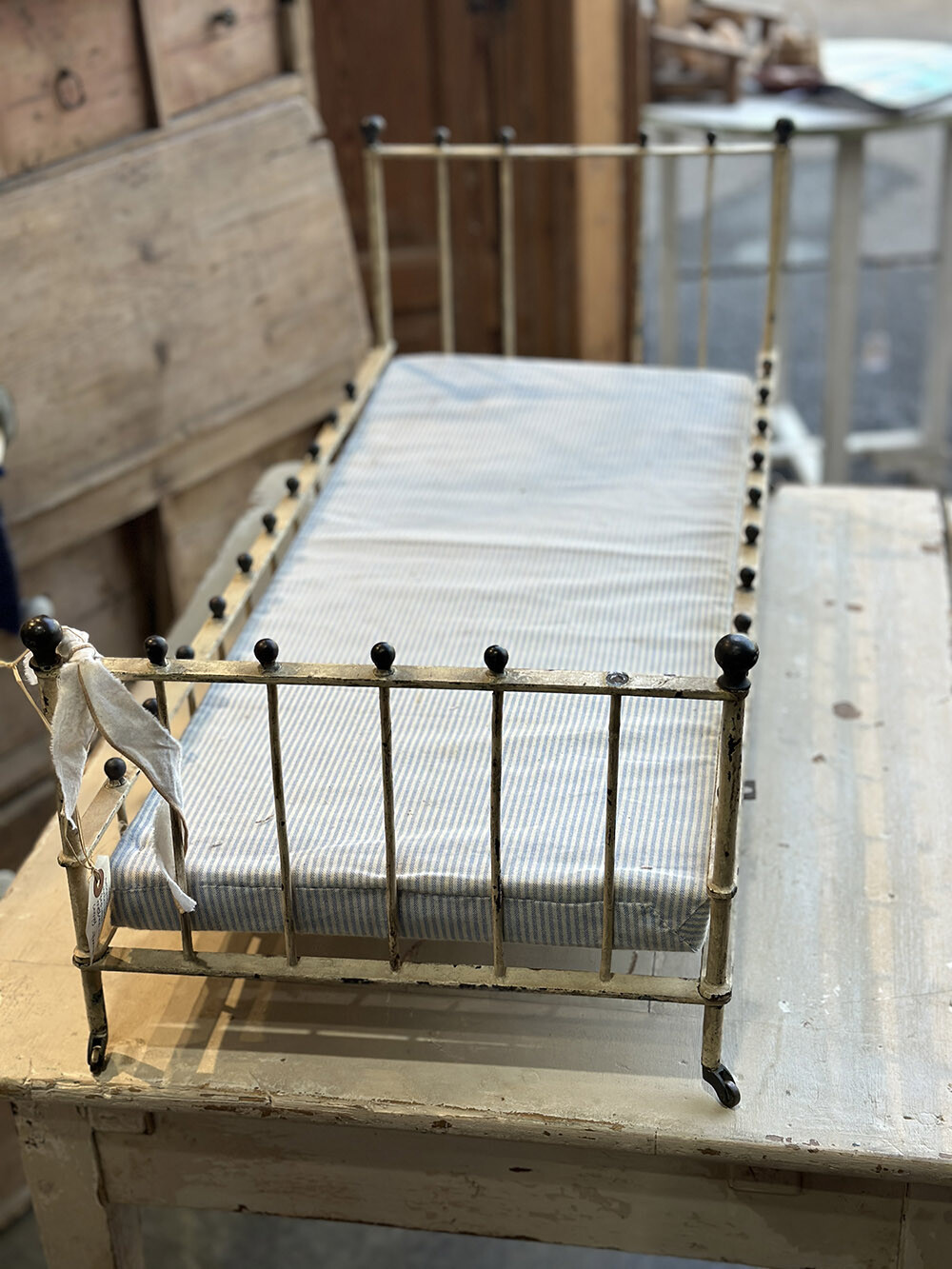 빈티지 아기 침대