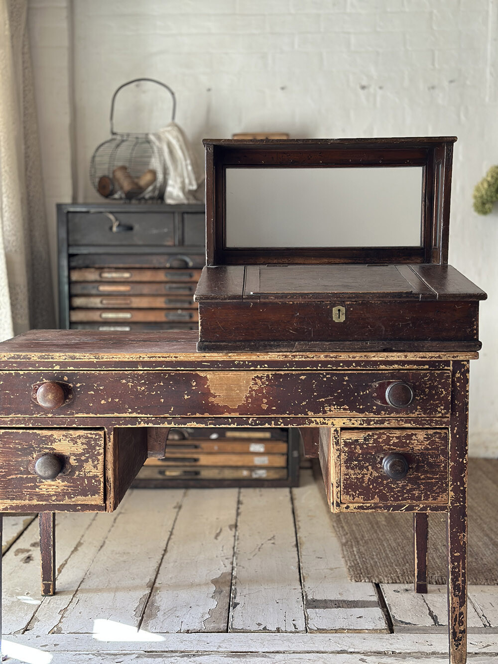 앤틱 글래스 파티션 클러크 데스크