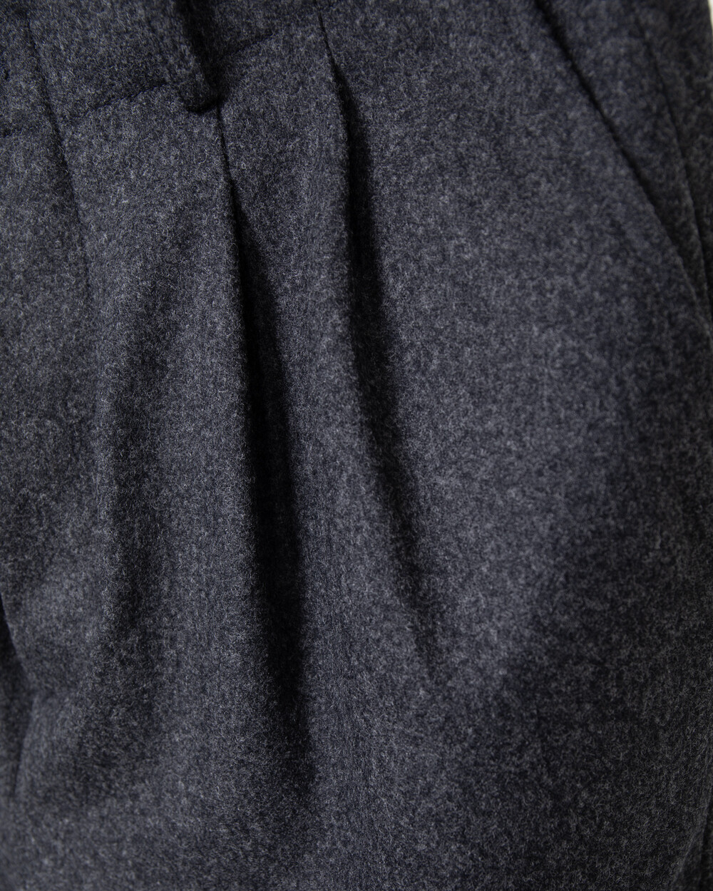 FLANNEL TWO TUCK TROUSERS_CHACOAL PRODUCT 5