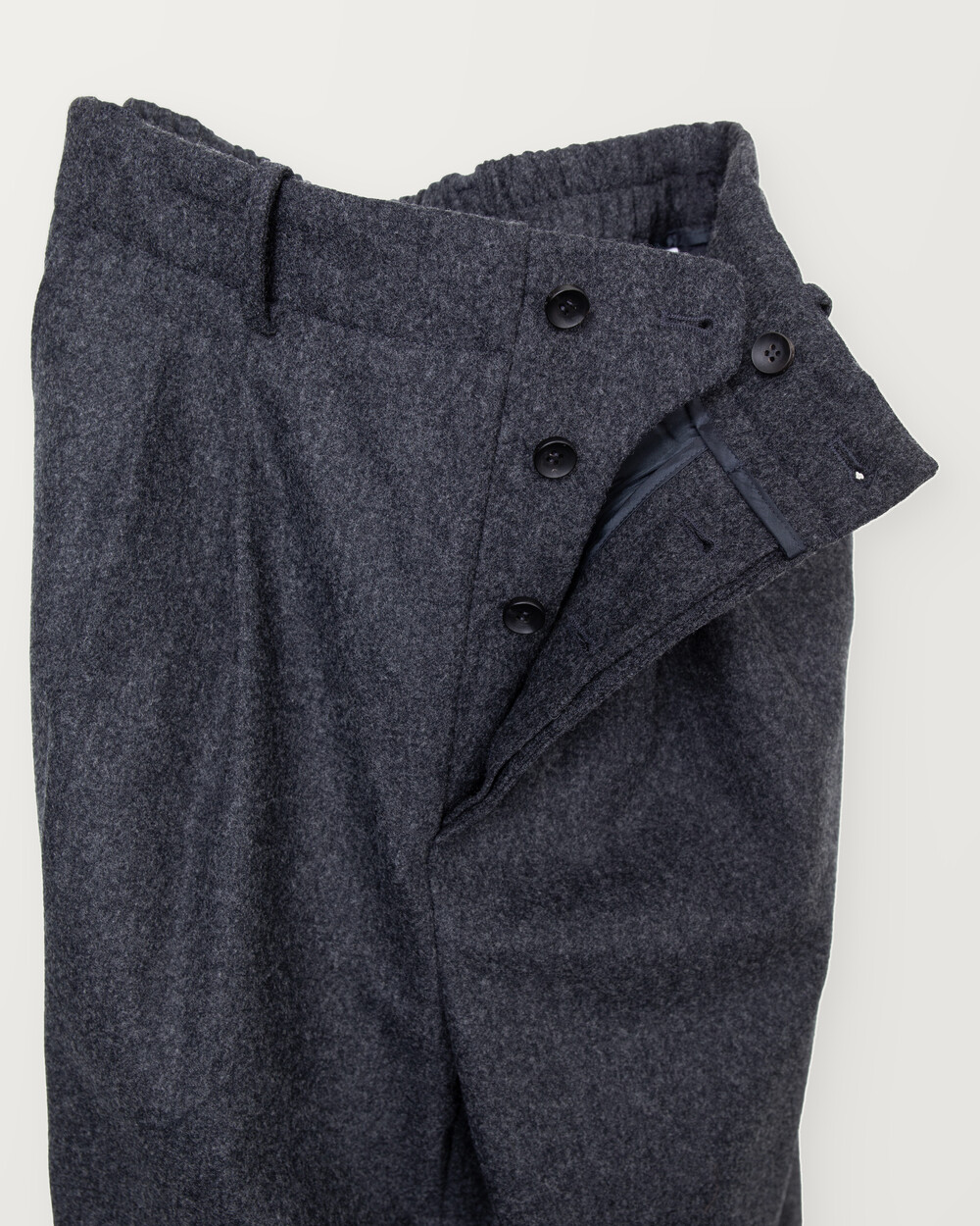 FLANNEL TWO TUCK TROUSERS_CHACOAL PRODUCT 4