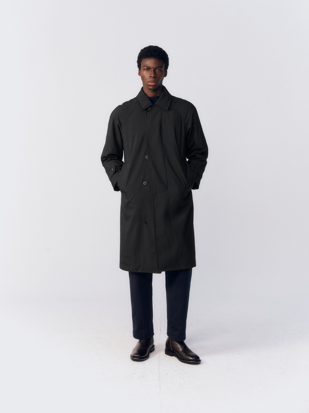 PADDED WOOLISH BACK SATIN COAT_BLACK 착용 3