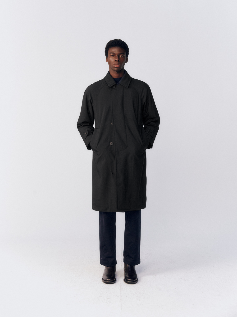 PADDED WOOLISH BACK SATIN COAT_BLACK 착용 1
