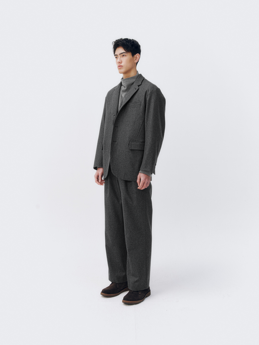 FLANNEL CHARCOAL MODEL 0196 THREEQUARTER