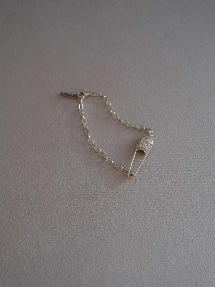safety pin bracelet