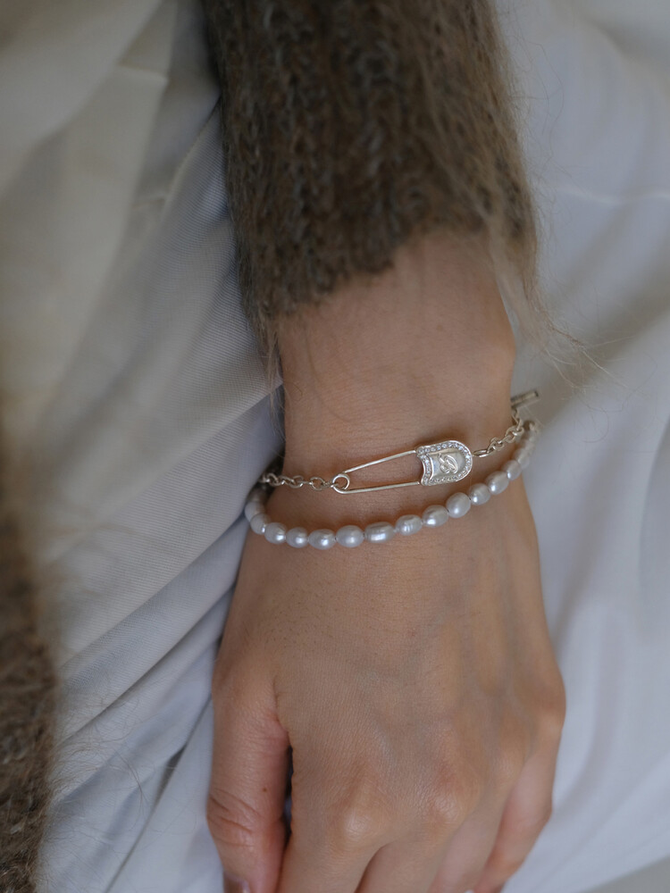 safety pin bracelet