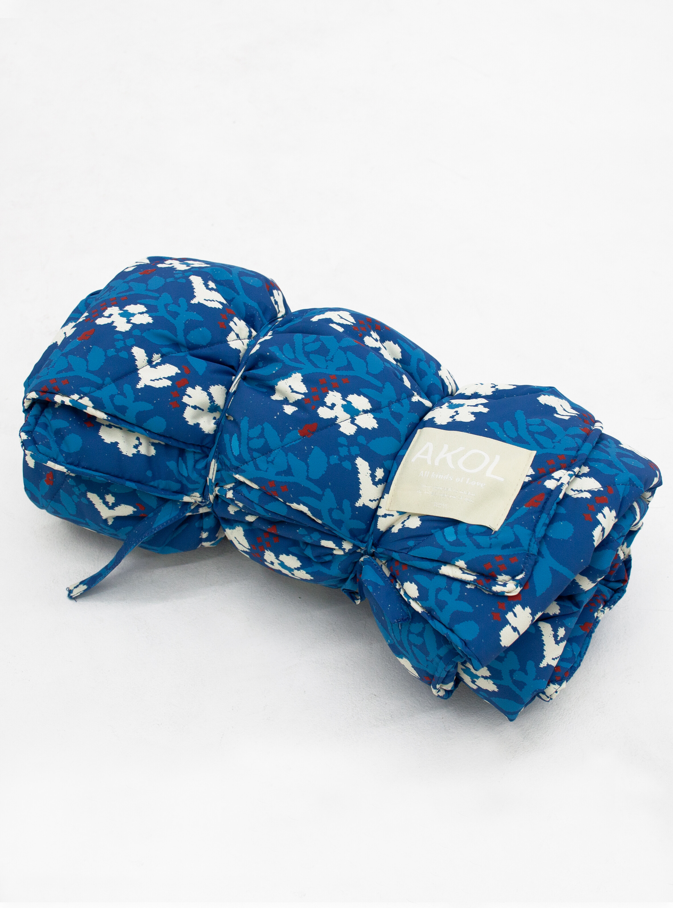 Quilted Flower Blanket blue