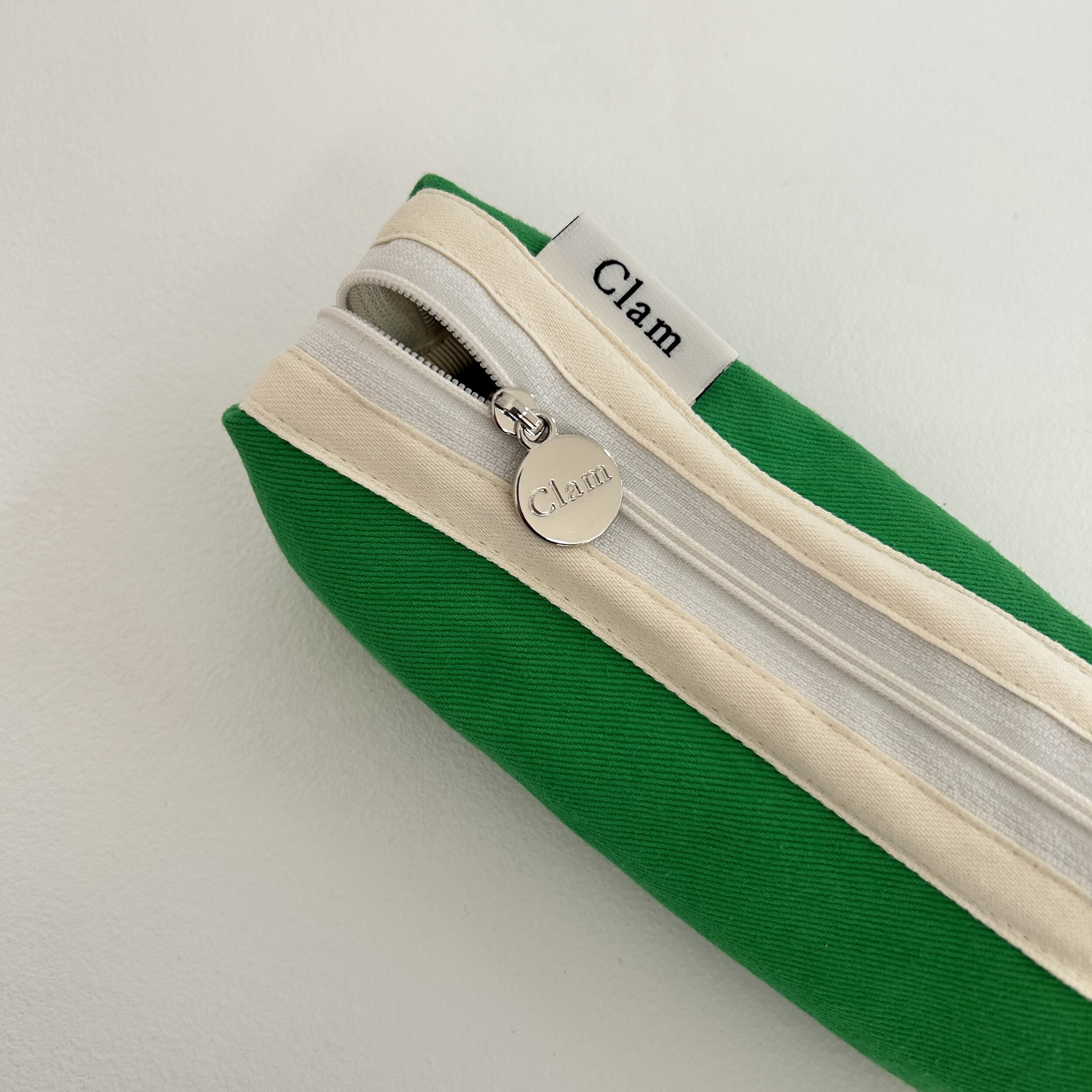 [Sold out] Clam round pencilcase _ Vivid green