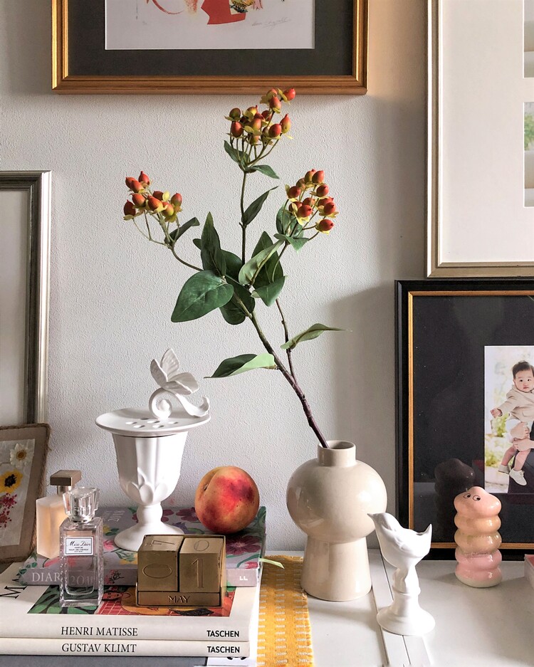 Orange hypericum berries (1대) Amaranthine Blooms