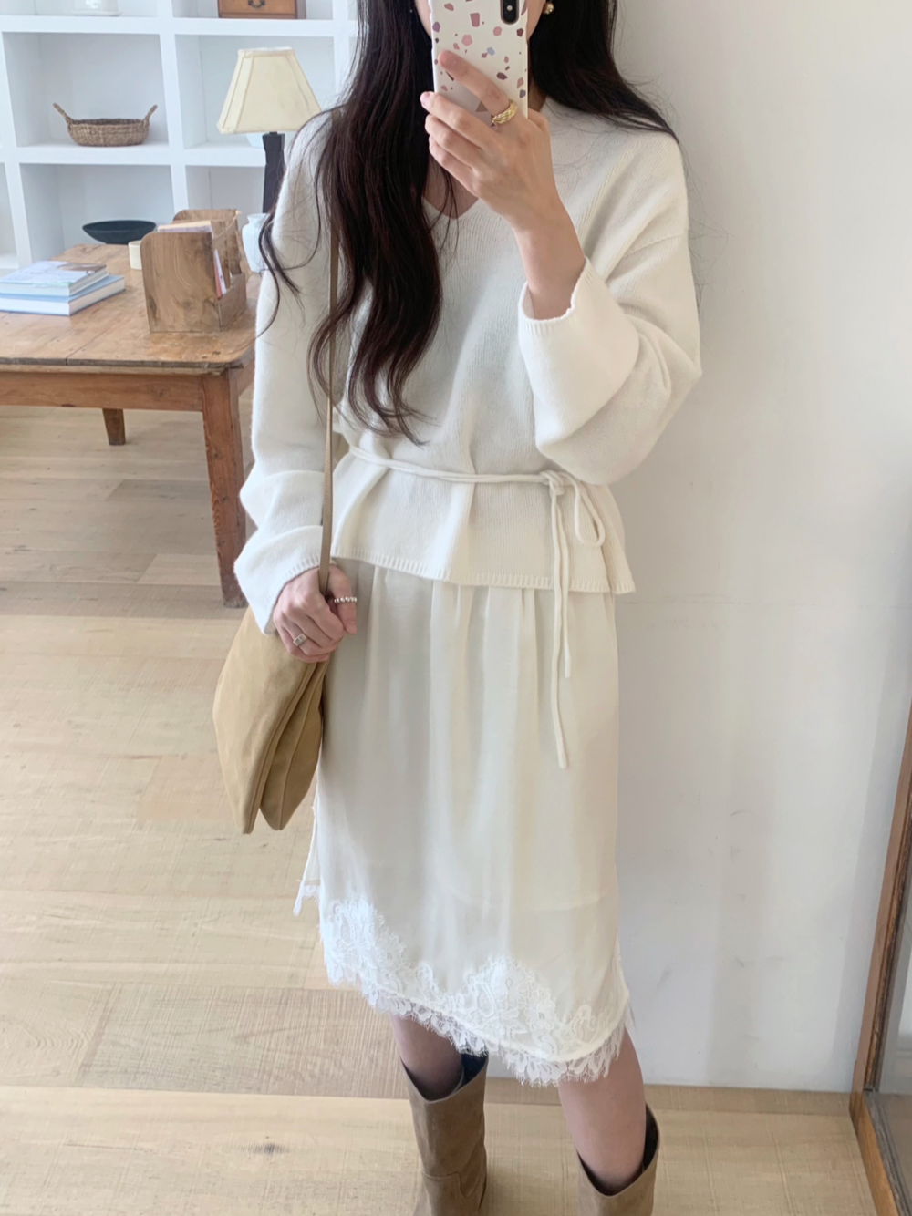 V-neck hola string knit