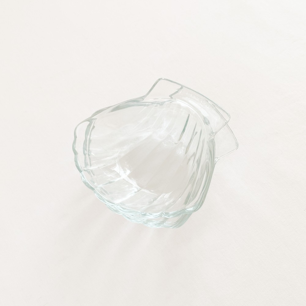 1950s pyrex france scallop dish