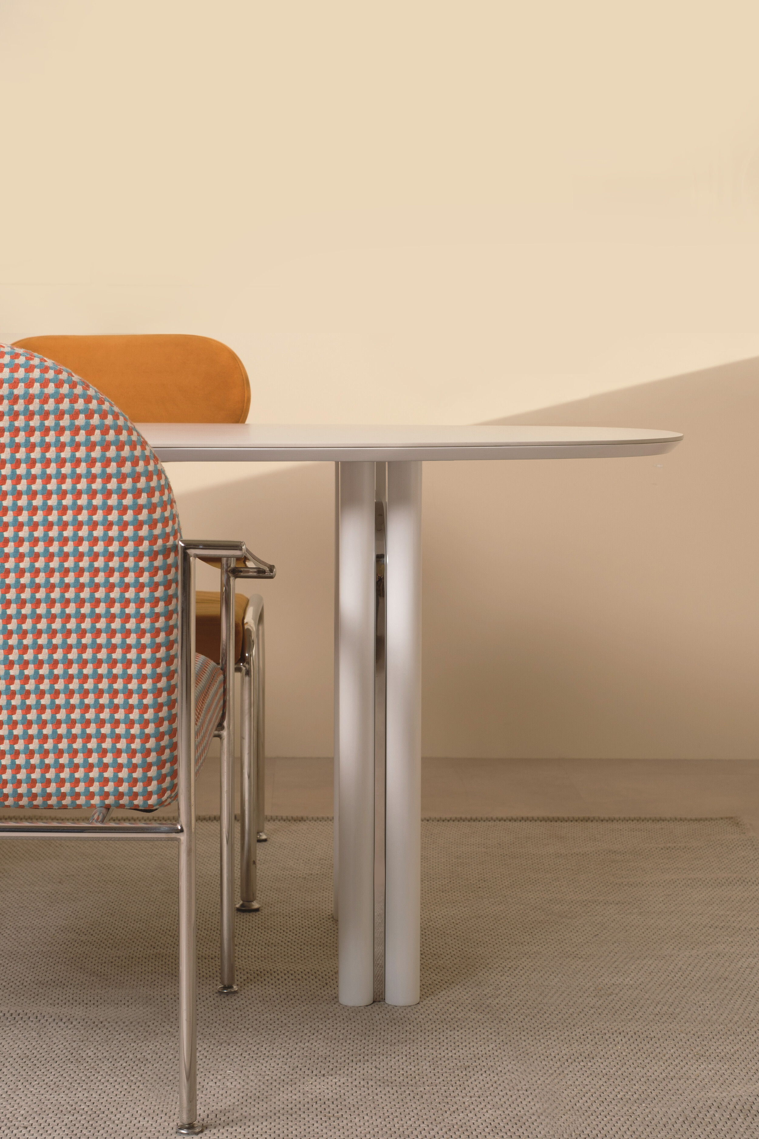 LIGHT DINING TABLE 2 WHITE