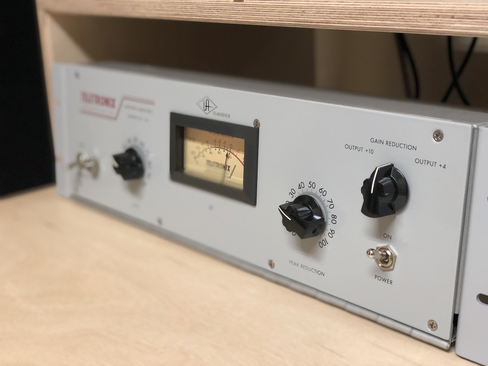 Universal Audio Teletronix® LA2A 유니버셜 오디오 UA LA2A 컴프레서