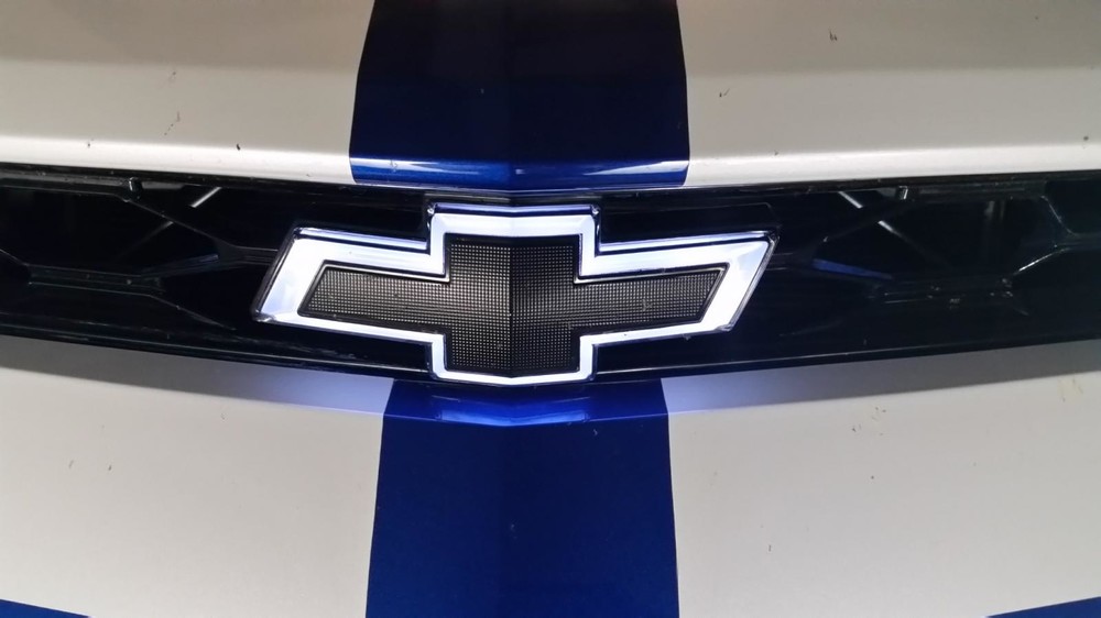 GM ILLUMINATED BOWTIE EMBLEM