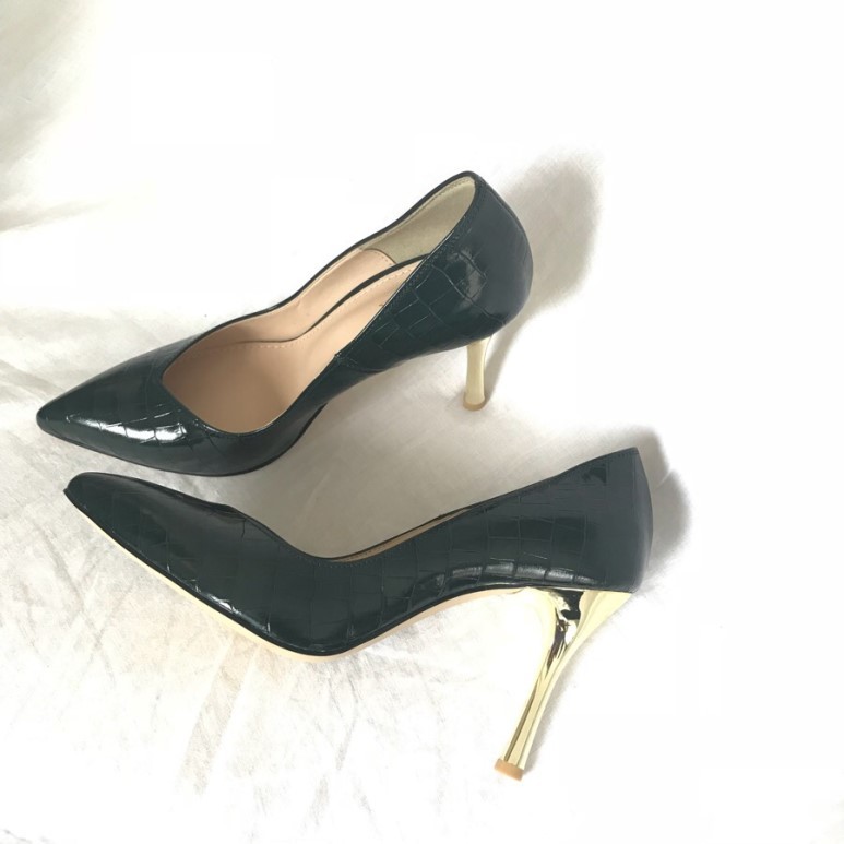 green heels with gold