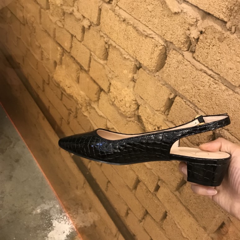 black pointed toe slingback flats