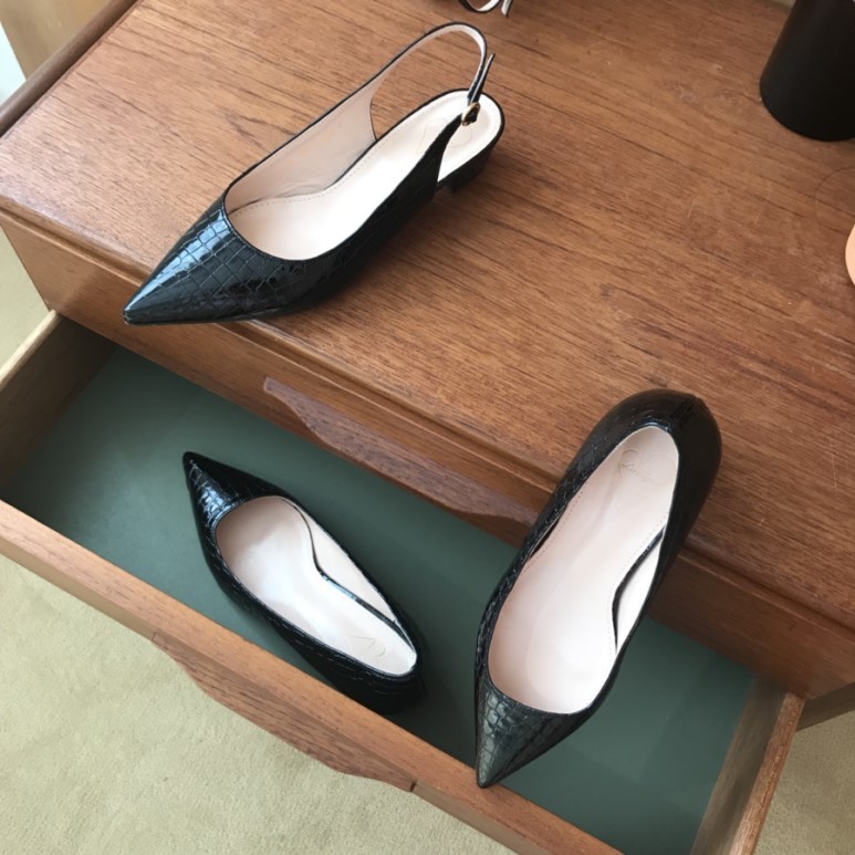 black pointed toe slingback flats