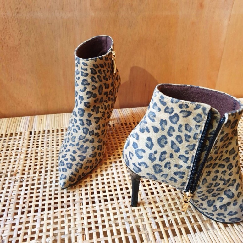boots leopard plate
