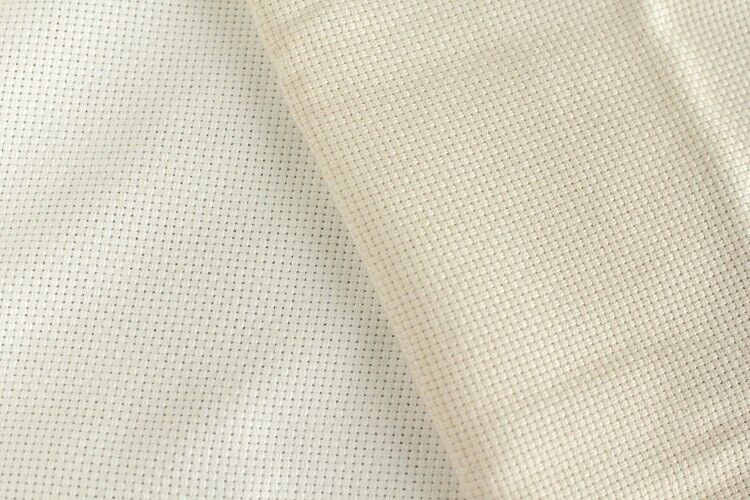 왼쪽 화이트 몽스패브릭 / 오른쪽 네추럴 몽스패브릭