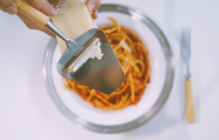 파르미지아노레지아노를 갈아넣은 아마뜨리치아나