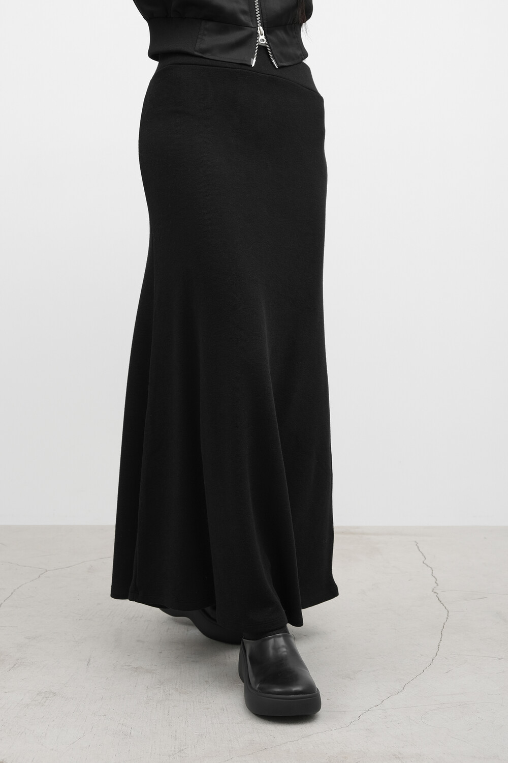 PURE LONG KNIT SKIRT, BLACK